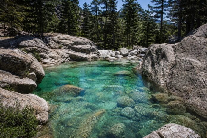 7 piscines naturelles de Corse où se baigner l’été 7 piscines naturelles de Corse où se baigner l’été