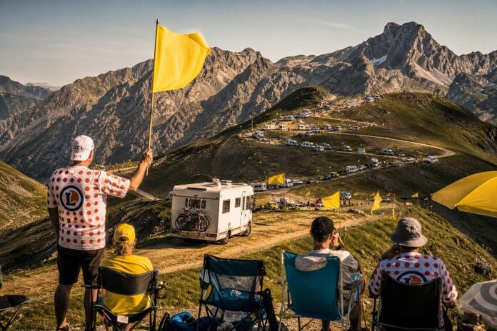 Au Tourmalet, les camping-cars ont formé un village éphémère avant le choc du Tour Au Tourmalet, les camping-cars ont formé un village éphémère avant le choc du Tour